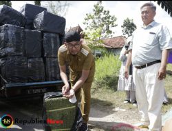 Bupati Achmad Fauzi, Berangkatkan Ekspor 300 Ton Daun Kelor ke Negara Cina