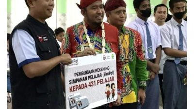 Bank BPRS Bhakti Sumekar, Gratiskan 431 Siswa-siswi MAN Buka Rekening Tabungan Simple