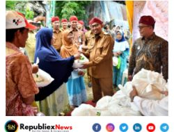 Bupati Sumenep Bersama BPRS Bhakti Sumekar Tekan Laju Inflasi Pada Pasar Murah Sembako