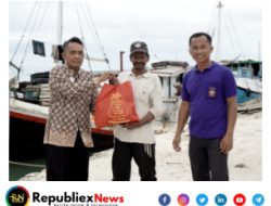 Bismillah Melayani, Dinsos P3A Sumenep Beri Bantuan Sembako Pada Nahkoda Kapal Di Pelabuhan Kalianget