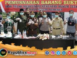 Sekda Kabupaten Sumenep, Menghadiri Pemusnahan Barang Bukti Di Halaman Kantor Kejaksaan Negeri Sumenep