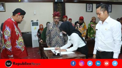 Bupati Sumenep Achmad Fauzi Serahkan Petikan SK Pengangkatan PPPK Tenaga Kesehatan Formasi Tahun 2022