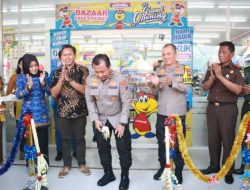 Peduli Kesejahteraan Anggota, Kapolda Jatim Resmikan Indomaret Primkoppol Polresta Mojokerto