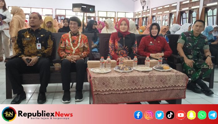 Bunda Paud Nia Kurnia Fauzi Hadiri Seminar Nasional Bersama Kak Seto Di Gedung Ki Hadjar Dewantara Sumenep