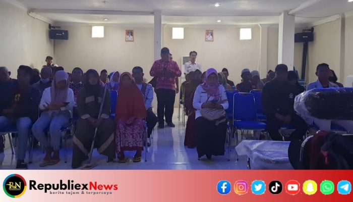 Dinsos P3A Serahkan Bantuan Kemensos Kepada Lansia Disabilitas Sumenep