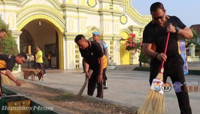 HUT Lalu Lintas Bhayangkara ke-68, Satlantas Polres Sumenep Baksos Religi di Masjid Jamik Sumenep