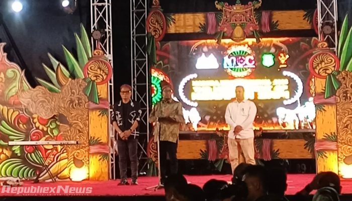 Langit Bumi Kota Keris Sumenep Penuh Cahaya Gemerlap Lighting Madura Ethnic Carnival 2023
