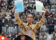 Selain SK Pengelolaan Hutsos , Masyarakat Jawa Timur Dapat SK Biru