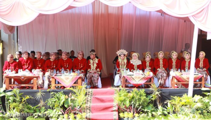 Bupati Fauzi Bersama Istri Bagai Raja dan Ratu di Hari Jadi Sumenep ke-754