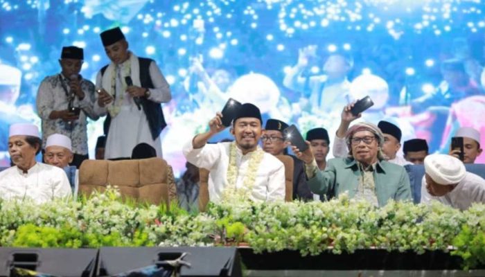 Ribuan Pendukung Lantunkan Sholawat, Serukan Kemenangan untuk Paslon Faham di Sumenep