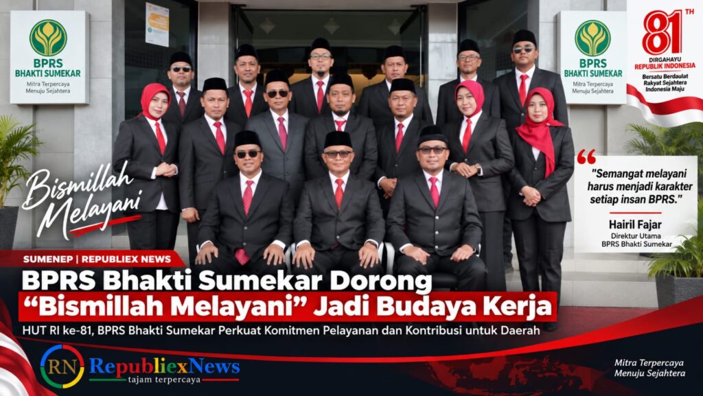 Jajaran BPRS Bhakti Sumekar dalam foto bersama dengan semangat Bismillah Melayani.