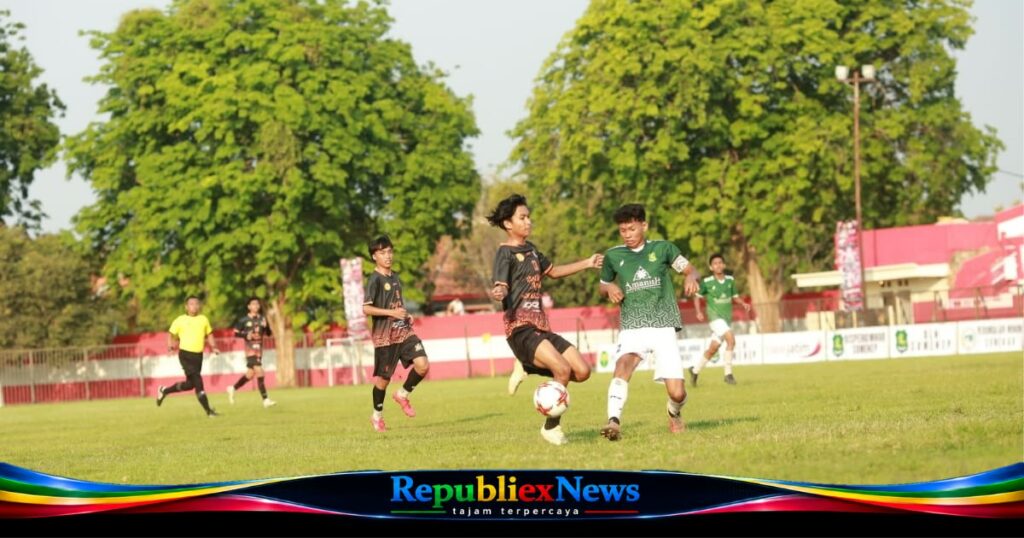Pemain muda bertanding dalam Piala AF Sport U-17 2026 di Kabupaten Sumenep.